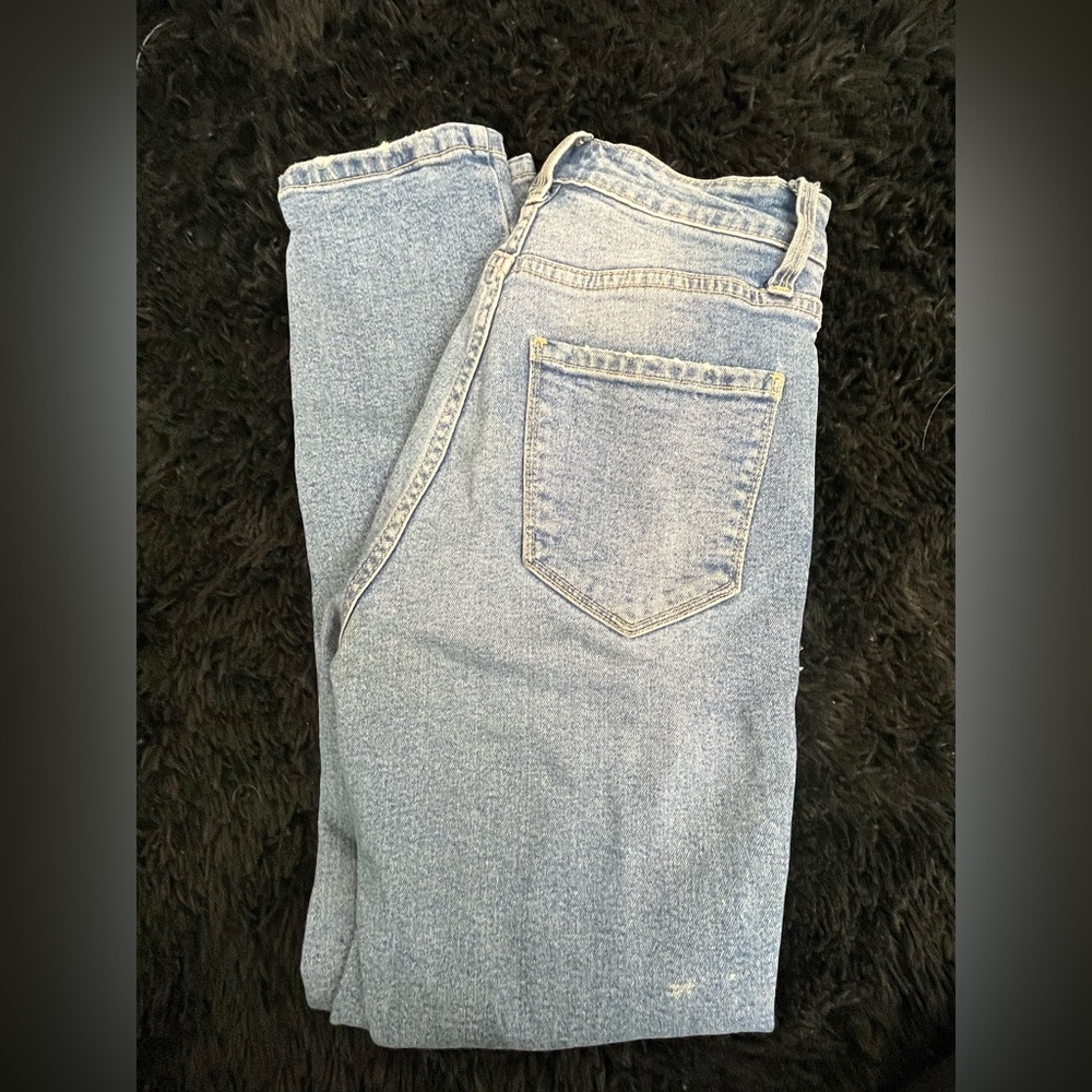 Light Washed Distressed Jeans